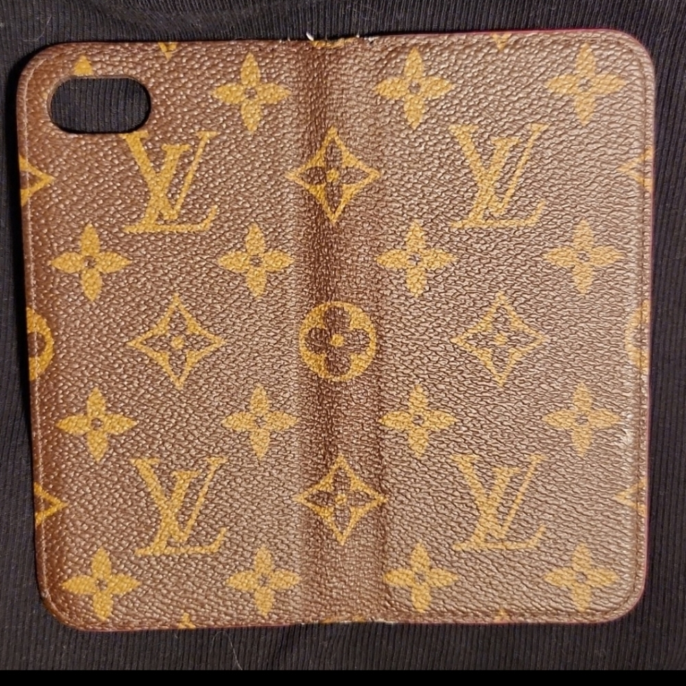 Auth. Louis Vuitton Monogram iPhone 6 or 7 or 8 phone case - Picture 5 of 13